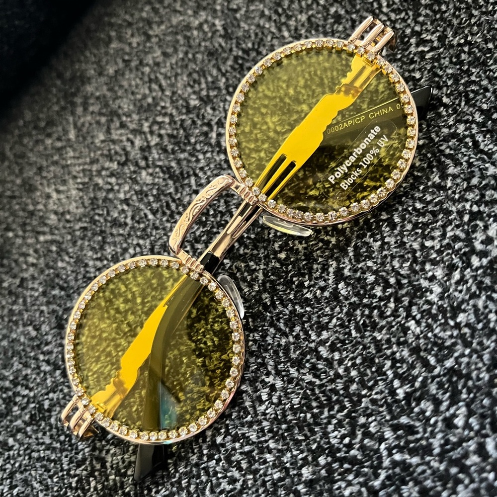 Round sunglasses
